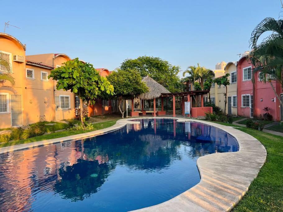 Casa Con Alberca A 8 Min De Playa Daire Ixtapa  Dış mekan fotoğraf